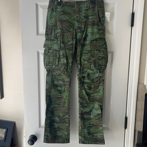 Gap Kids green camouflage cargo pants